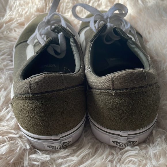 Vans Old Skool Classic Sneaker - Picture 2 of 4